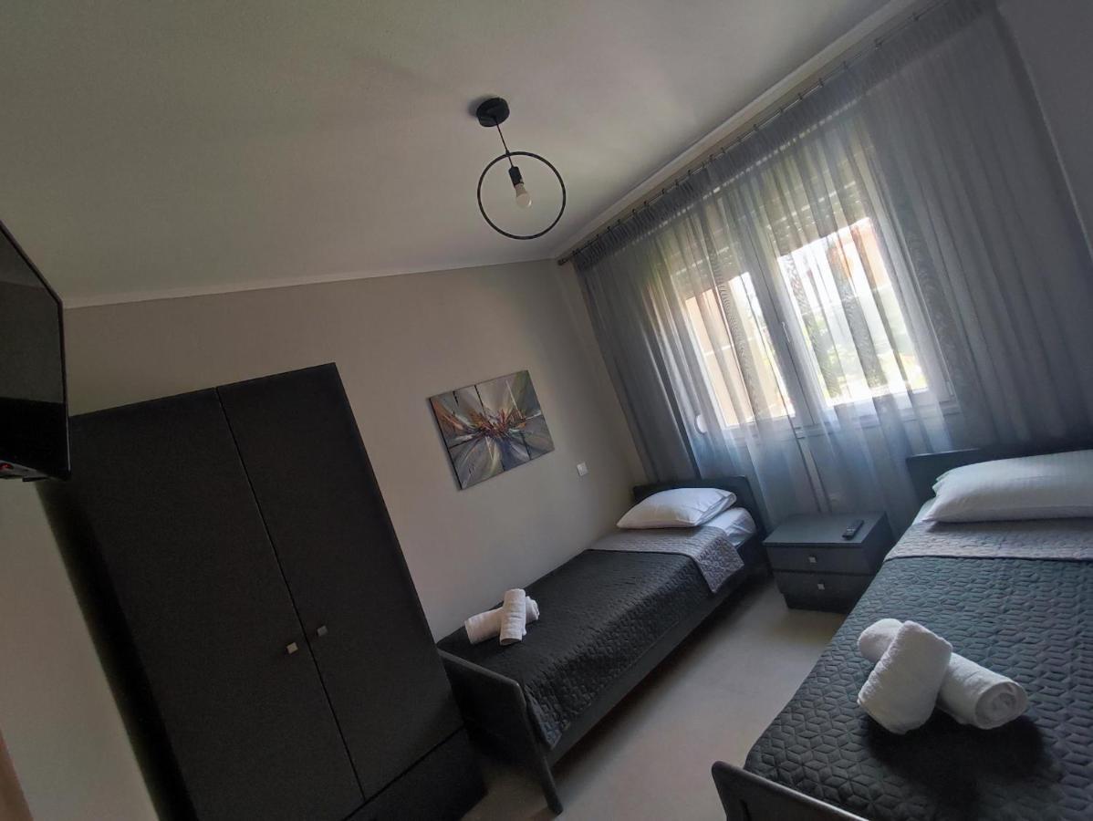A & F Apartments - Ari'S House Kalyves Polygyrou Экстерьер фото
